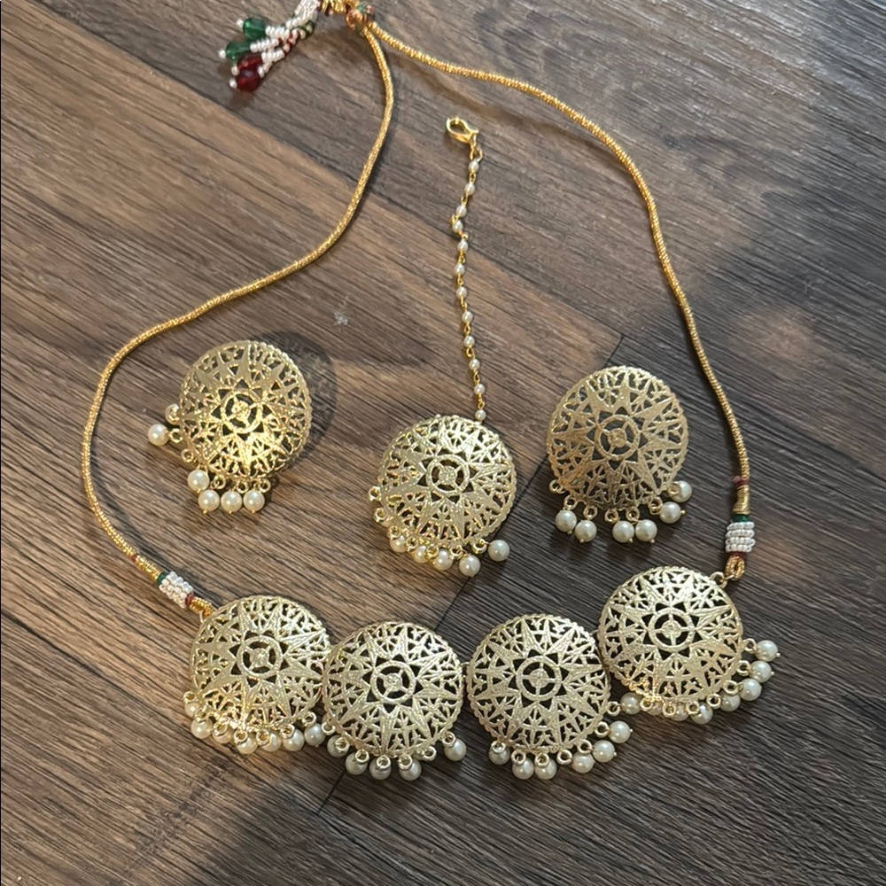 Gold Filigree Necklace and Earring Set